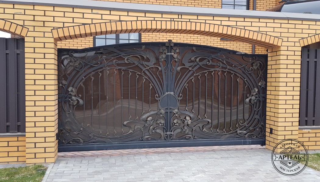Forged sliding gates Kryukovshchina Kiev region