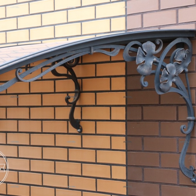 Solid polycarbonate canopy
